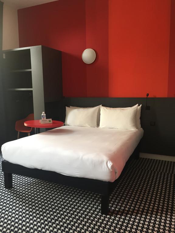 Отель Ibis Styles Marseille Vieux Port Экстерьер фото